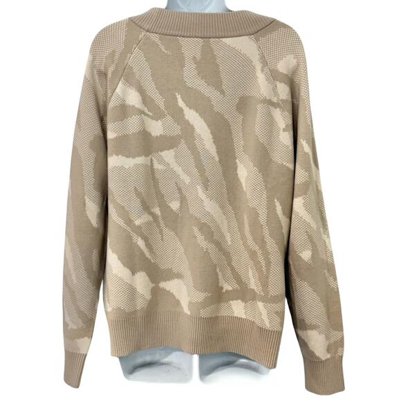 Athleta Tan Camo Camouflage Crew Neck Wool Blend Jacquard Pullover Sweater sz L - Picture 7 of 10